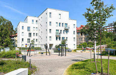 Asuintalo uudempaa rakennuskantaa