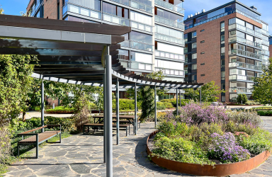 Asuintalon pihalue Kupittaa Turku